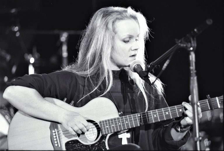 Eva Cassidy 2 February 1963 2 November 1996 Died Twenty Four Years 7755